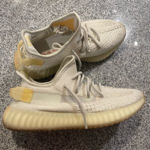 adidas Yeezy Boost 350 V2